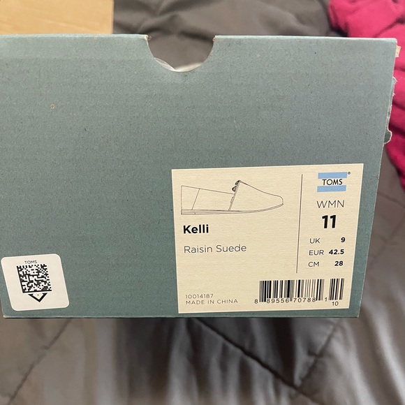 Toms Shoes - Unworn loafer style TOMS flats